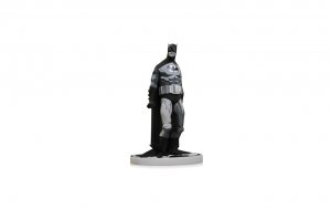  Batman Black and White. Statue By Mike Mignola 19 см